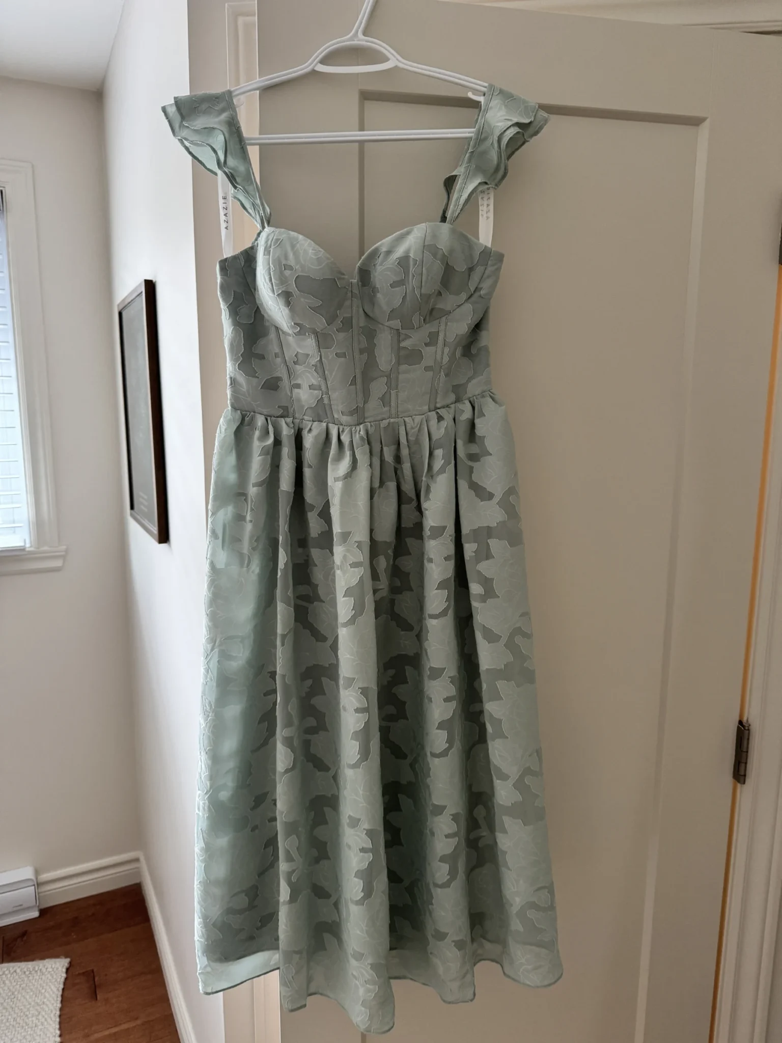 Featured image for Robe mi-longue verte/pistache neuve (Azazie)