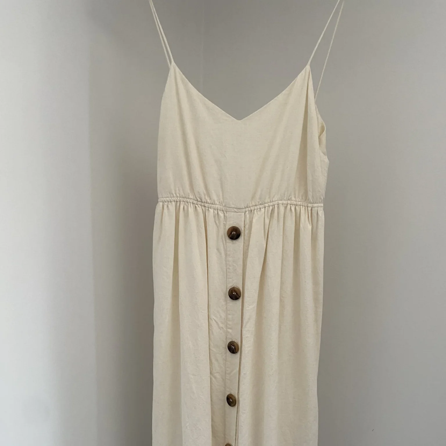 Featured image for Robe mi-longue Zara lin