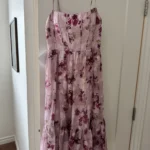 Featured thumbnail for Robe mi-longue rose florale neuve (marque Azazie)
