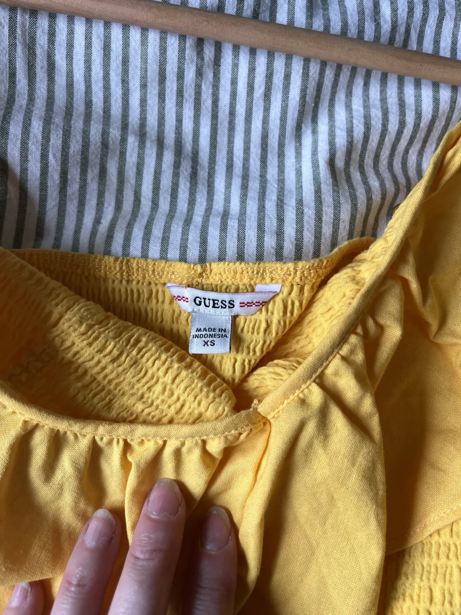 Image for Haut jaune Guess