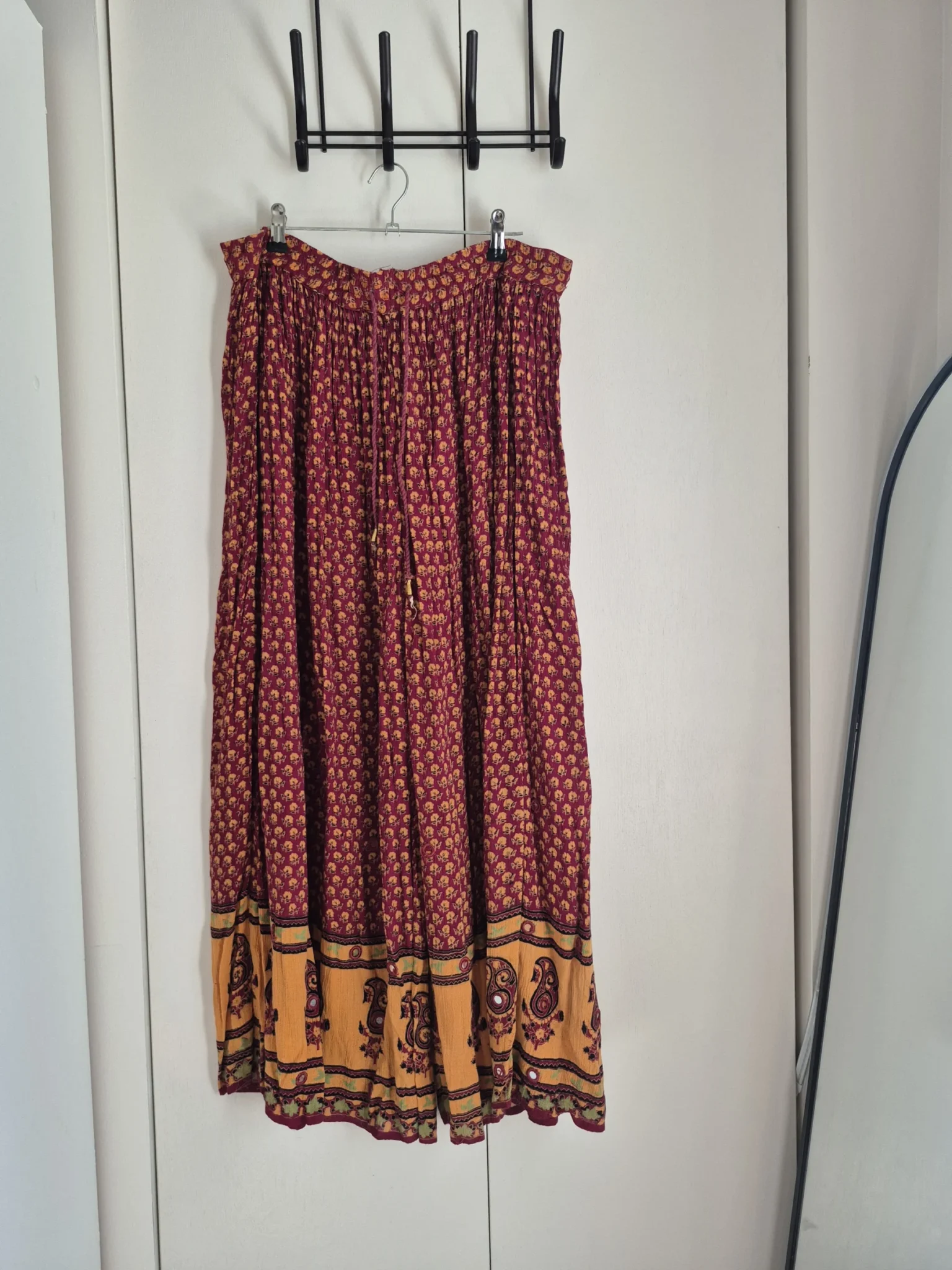 Featured image for Medium/large/XL summer trousers