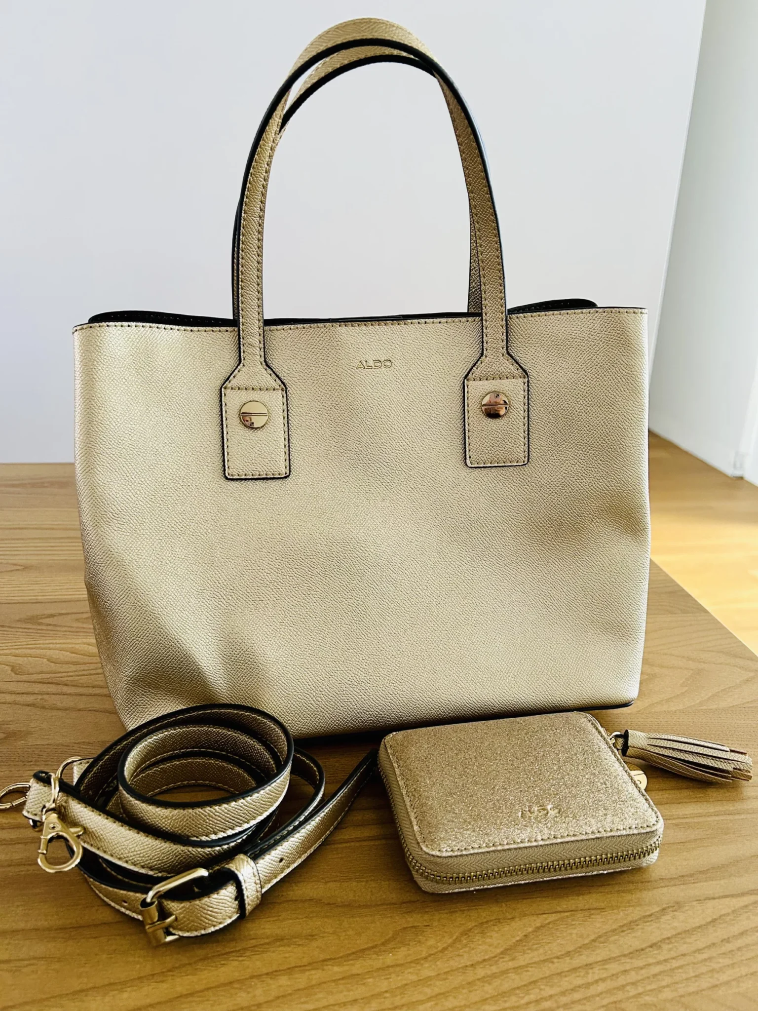 Featured image for Gold bag and purse