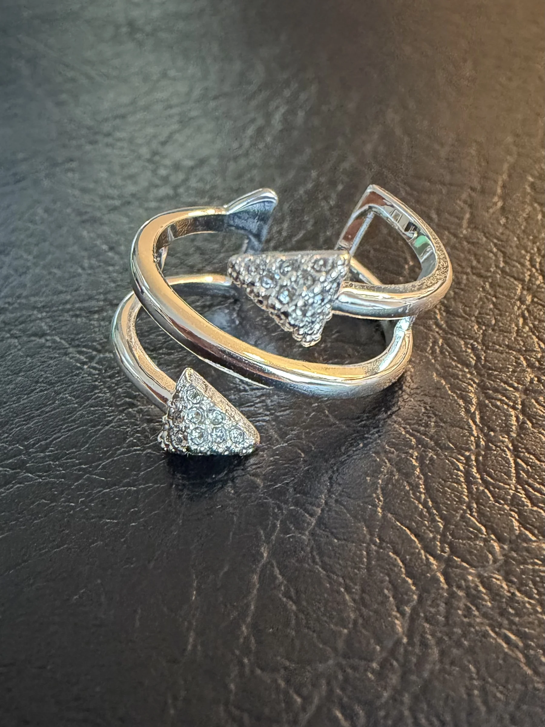 Bague avec flèches STELLA AND DOT *Autre seconde main