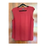 Featured thumbnail for Blouse RW&CO rouge sans manches – haut chic travail ou soirée taille M