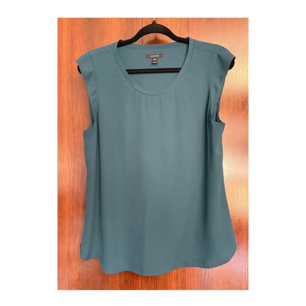 Featured image for RW&CO sleeveless blouse turquoise - elegant work top size M