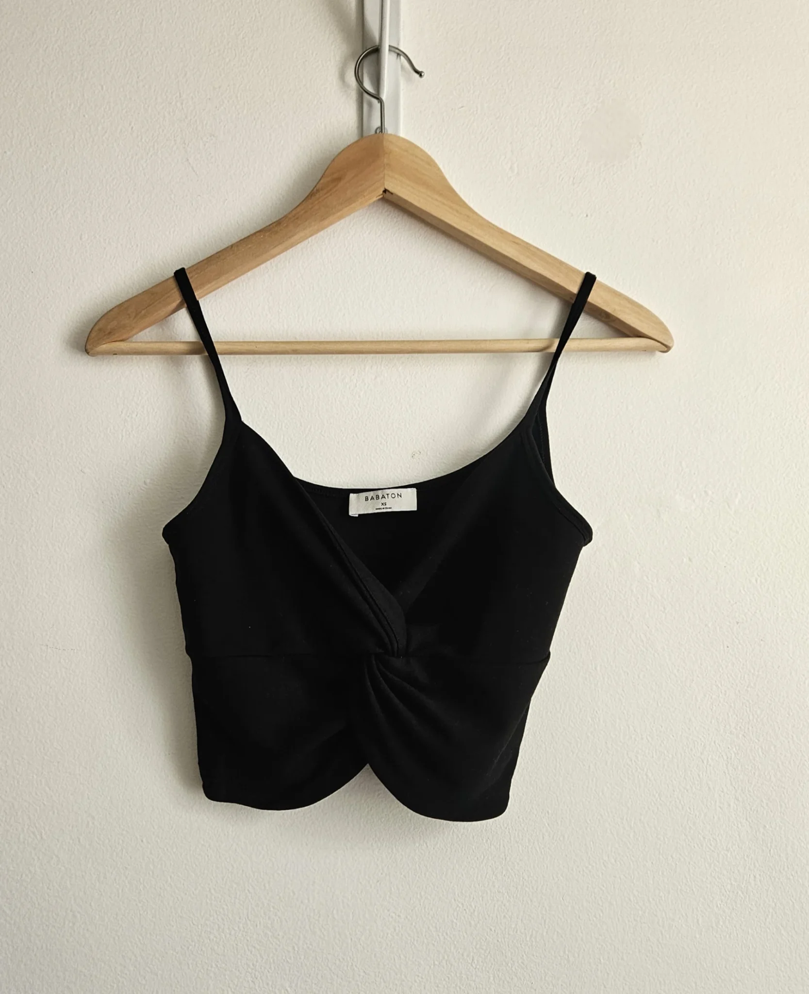 Image for 🌷crop top twisted - Aritzia