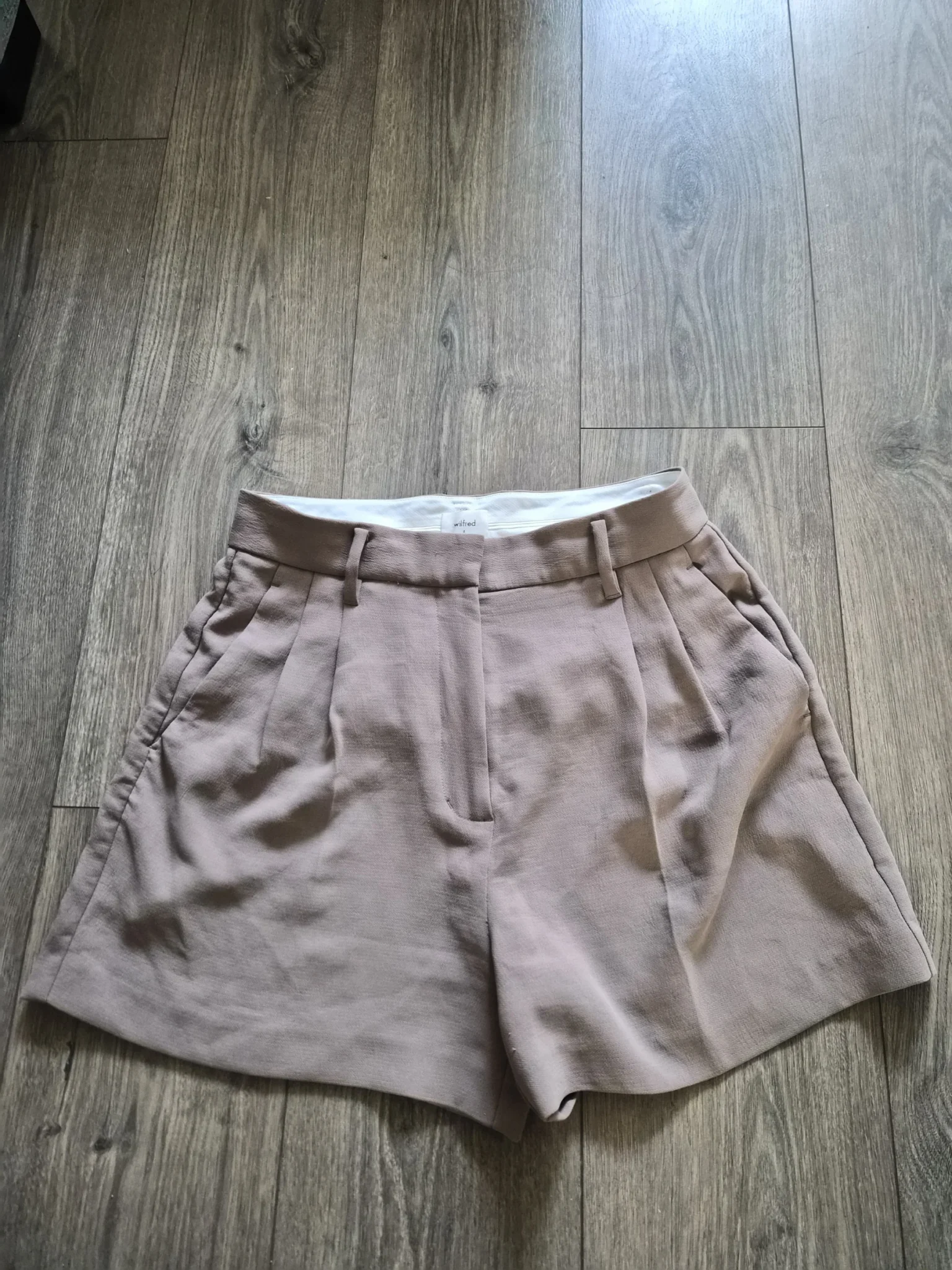 Featured image for Shorts aritzia crepette