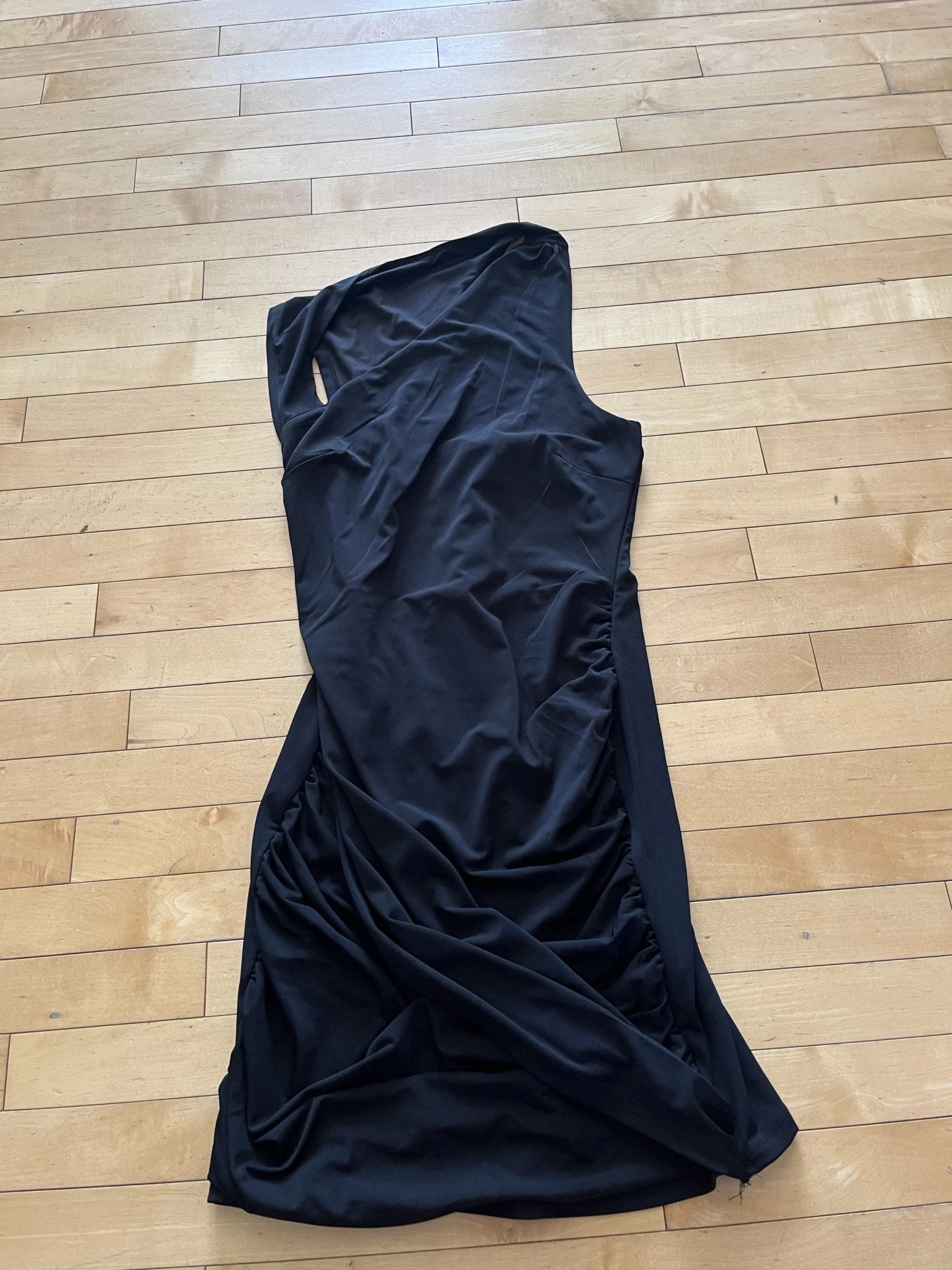 Robe avec épaule Dynamite seconde main