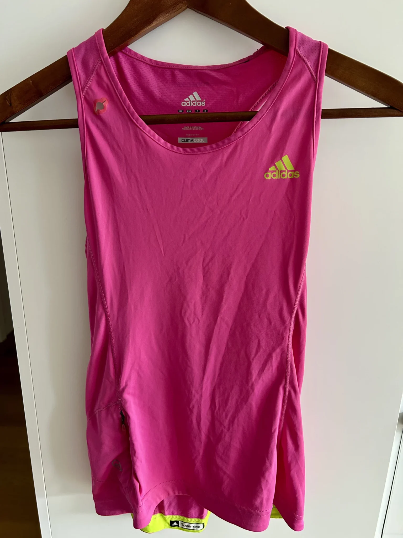 Featured image for Adidas Haut de sport rose fushia