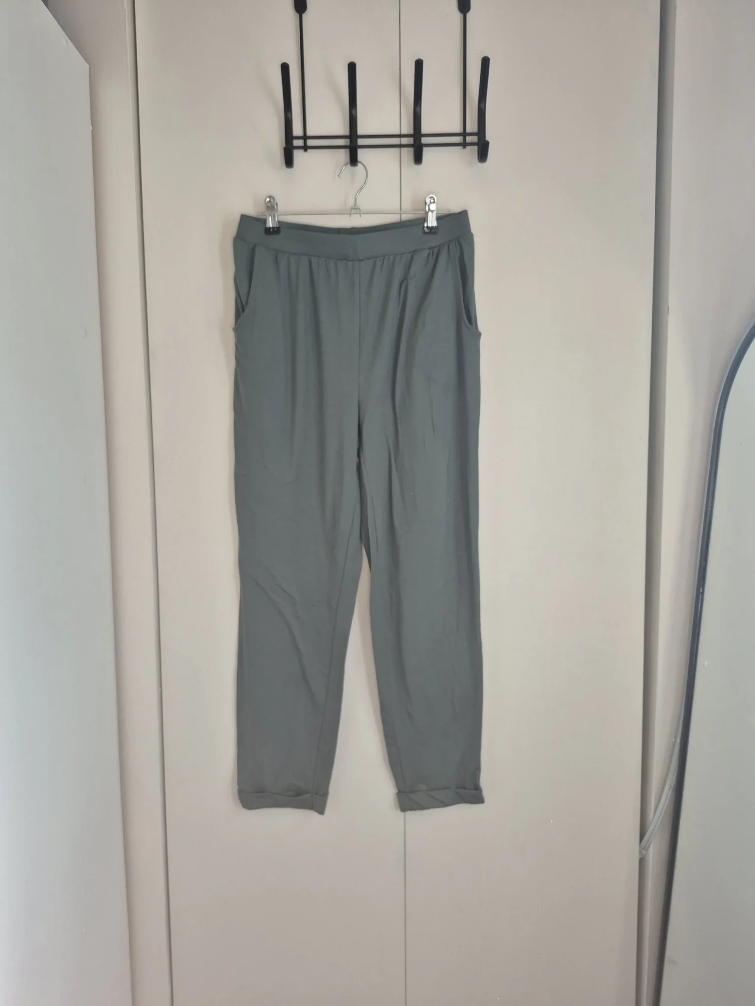 Featured image for Pantalon vert Ardene Small