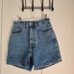Featured thumbnail for Short Zara taille haute grandeur 2