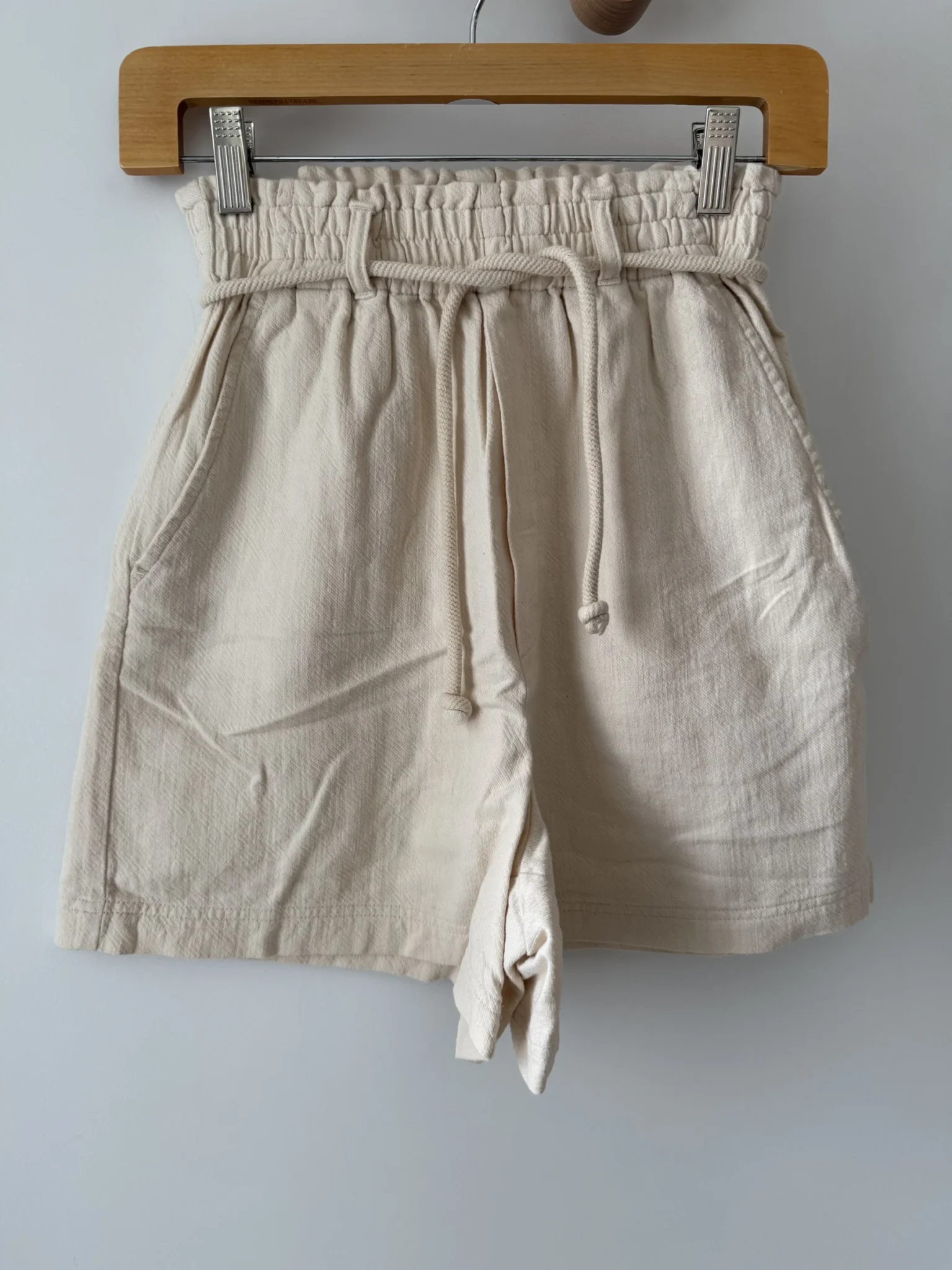 Featured image for Short écru en Coton Taille Haute Gentle Fawn