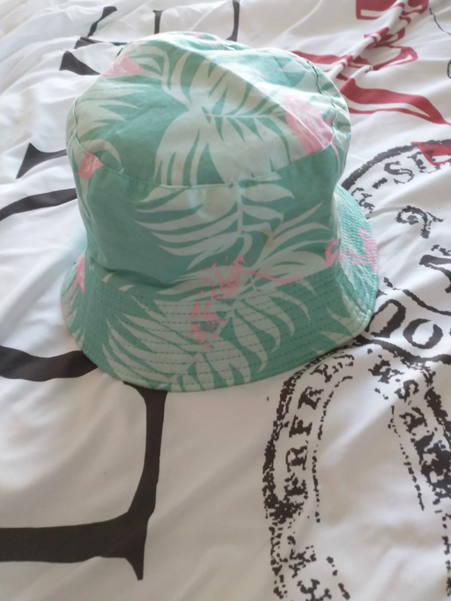 Image for Chapeau flamant rose