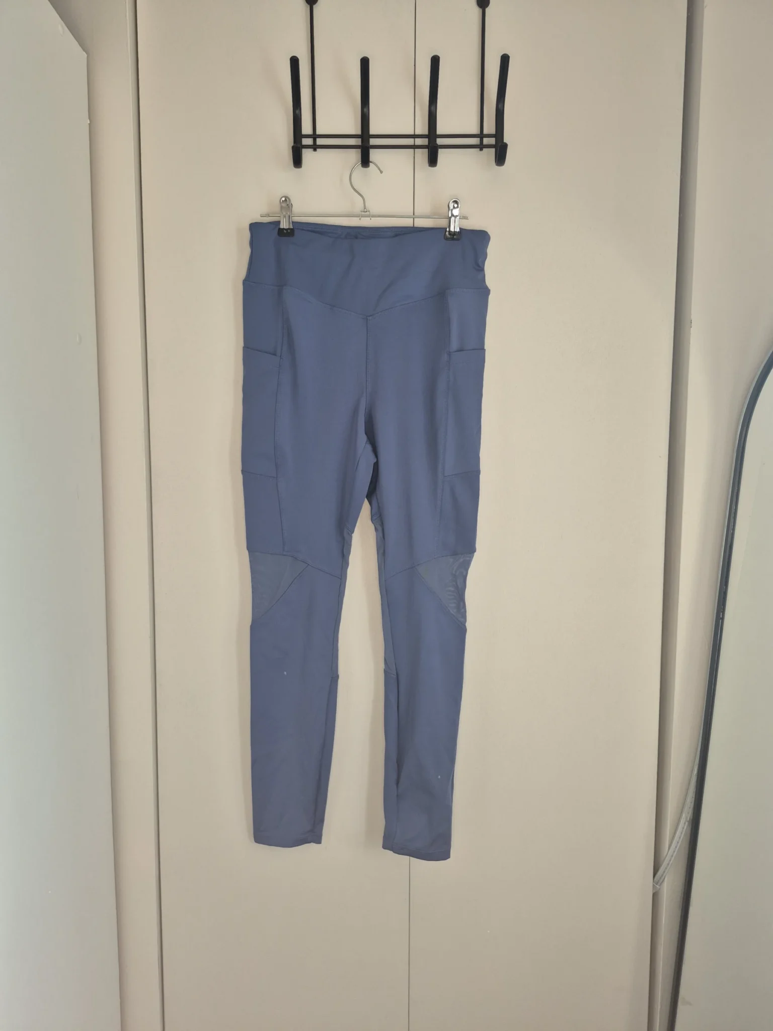 Featured image for Legging taille haute I.fiv5 Simons medium