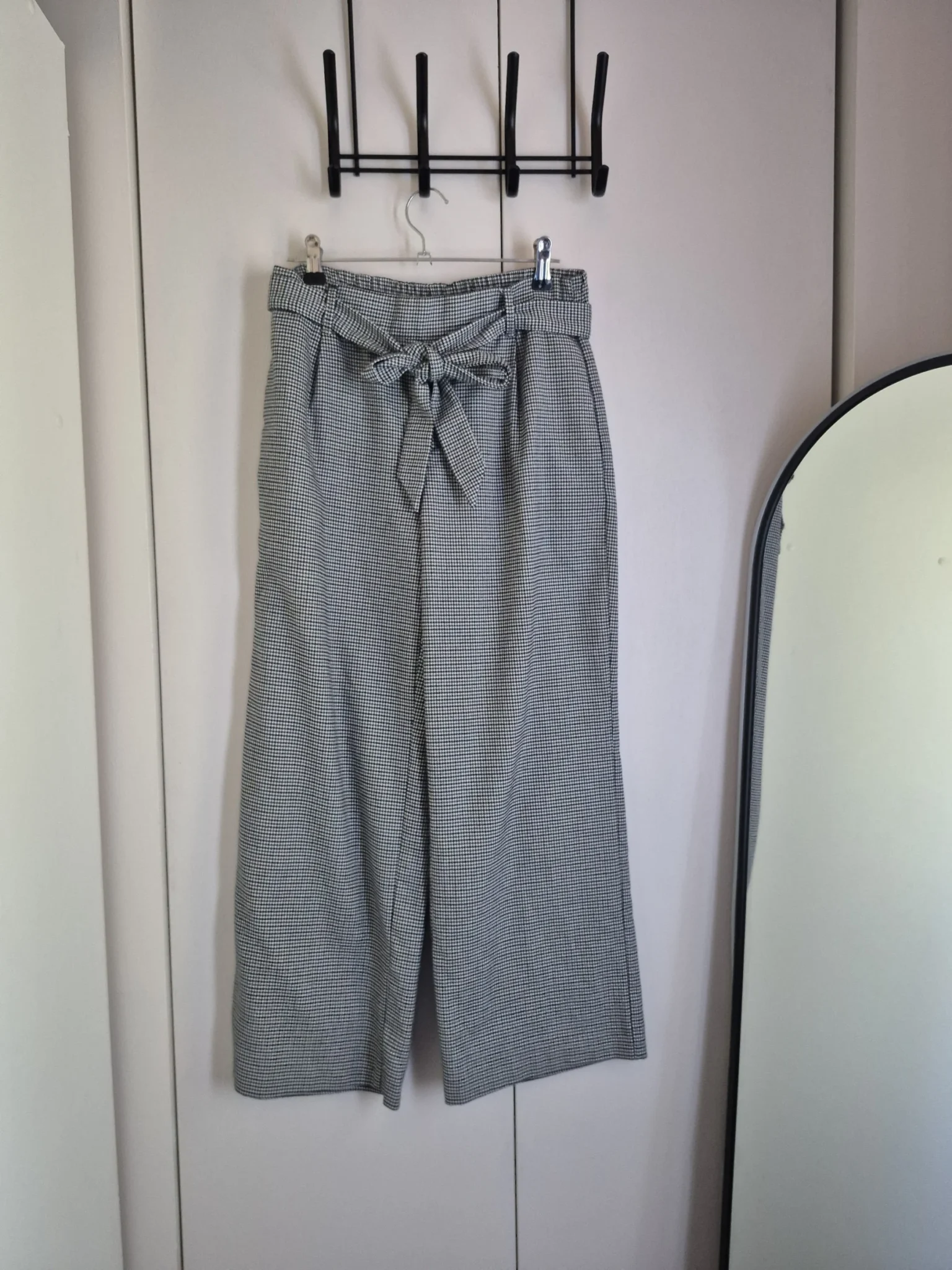 Featured image for Pantalon Zara taille haute XS