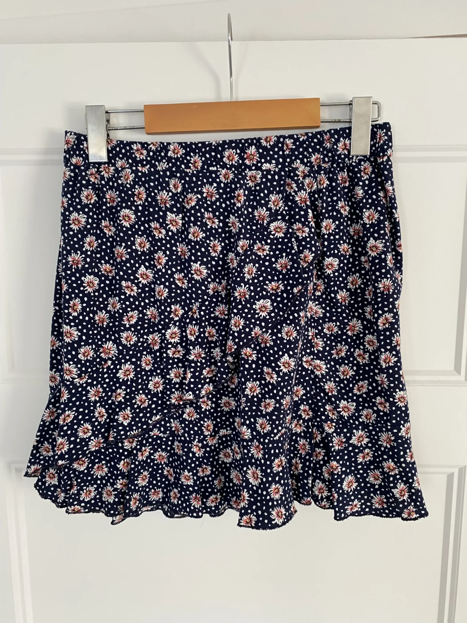 Featured image for Short skirt DailyStory
