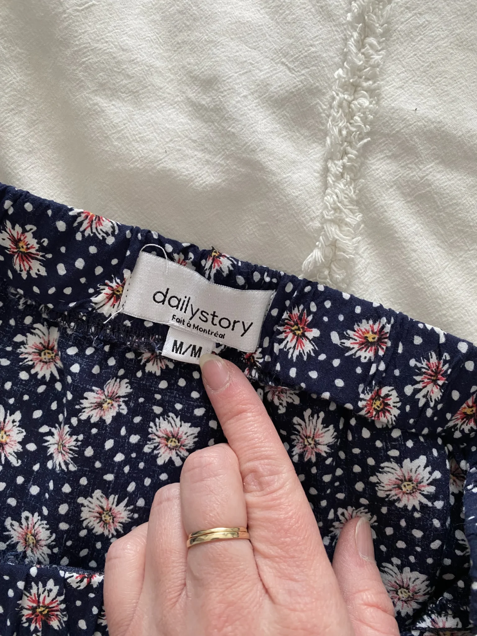 Image for Short skirt DailyStory