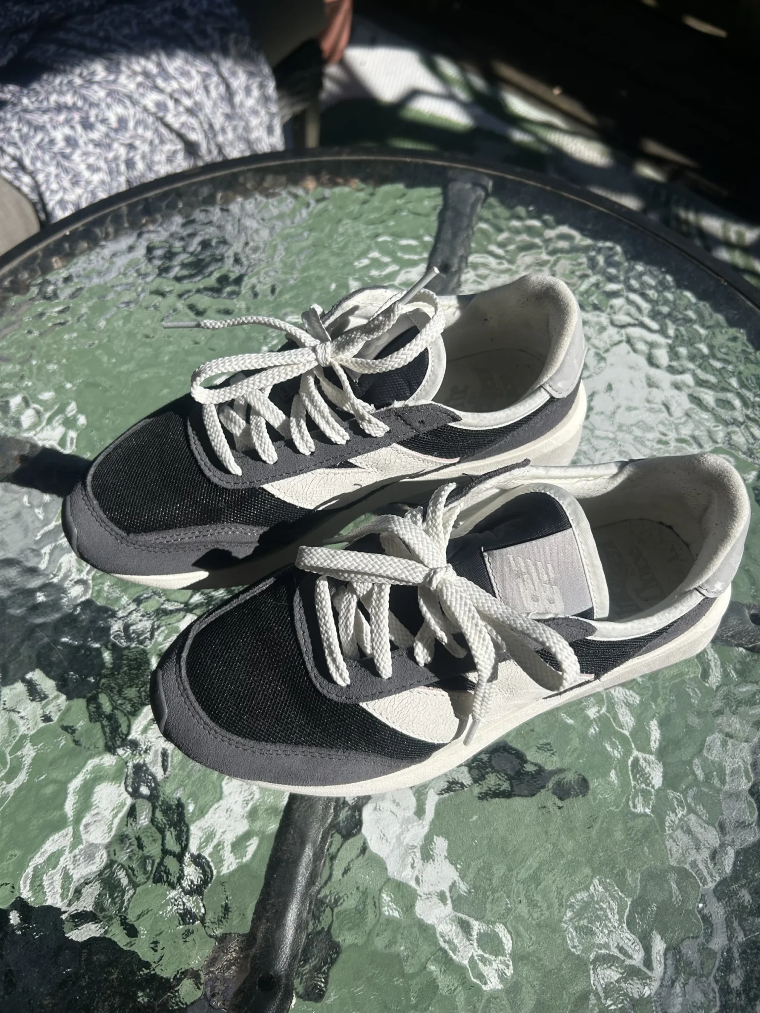 Image for Classiques New Balance charcoal et blancs