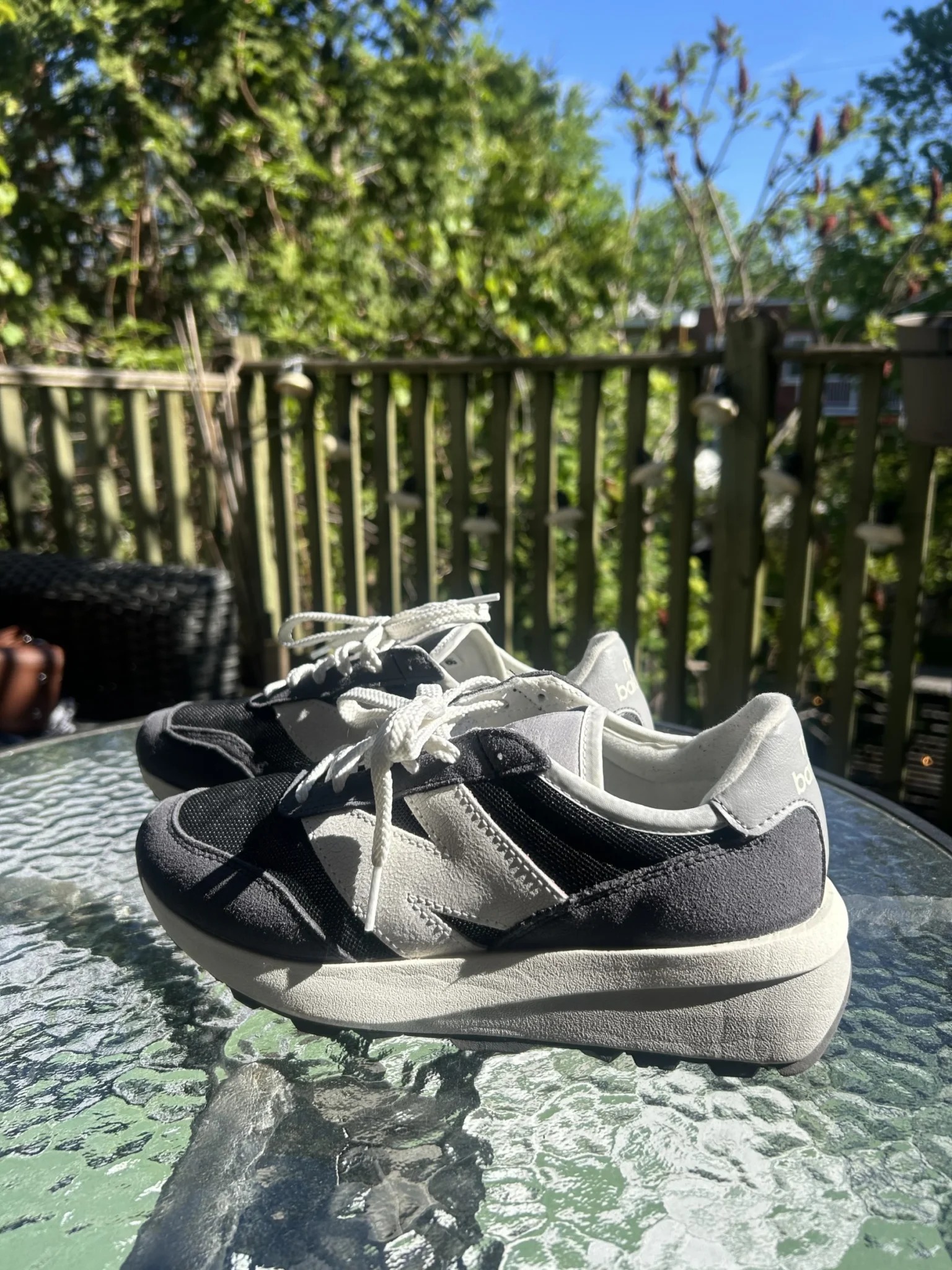 Image for Classiques New Balance charcoal et blancs