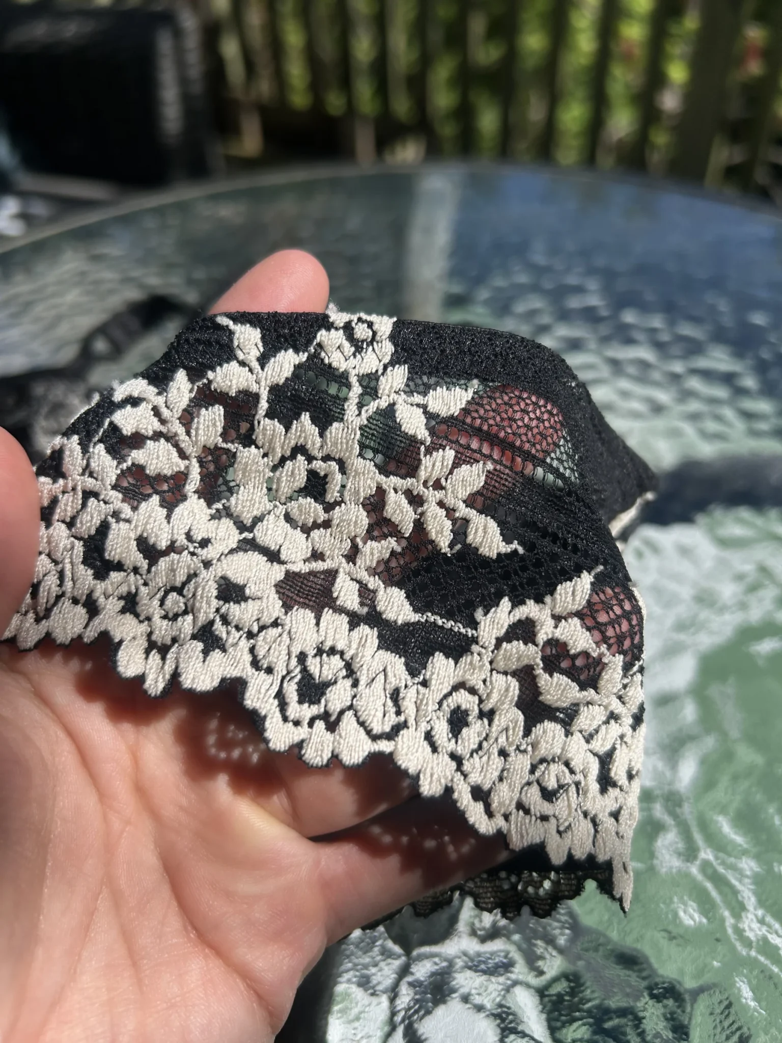 Image for Soutien-gorge 38C magnifiques détails de dentelle