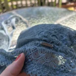 Thumbnail for Bralette légère avec détail de dentelle