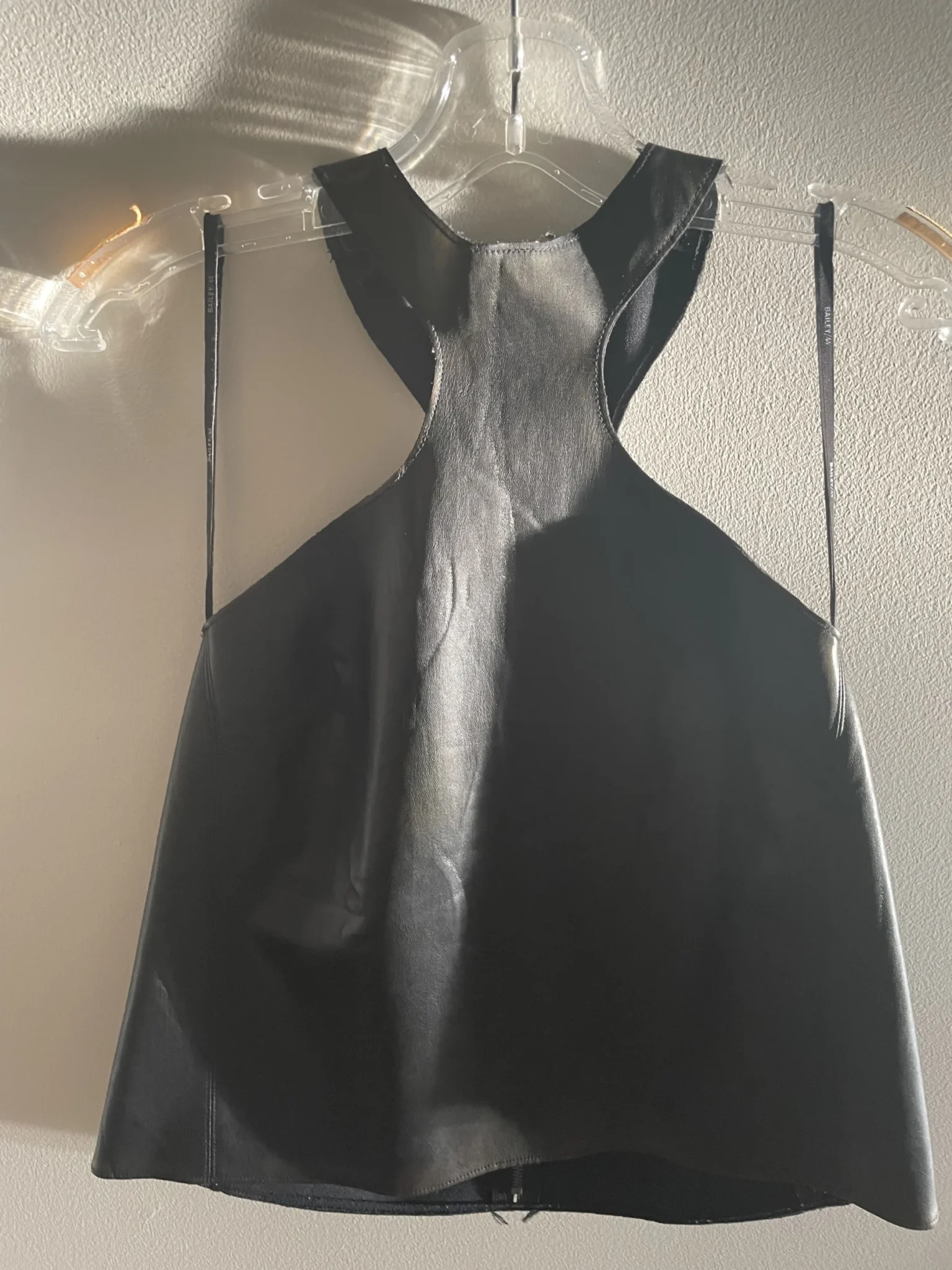 Featured image for Camisole faux cuir