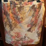 Featured thumbnail for Jupe AK Anne Klein passe-partout d’un beau fleuri