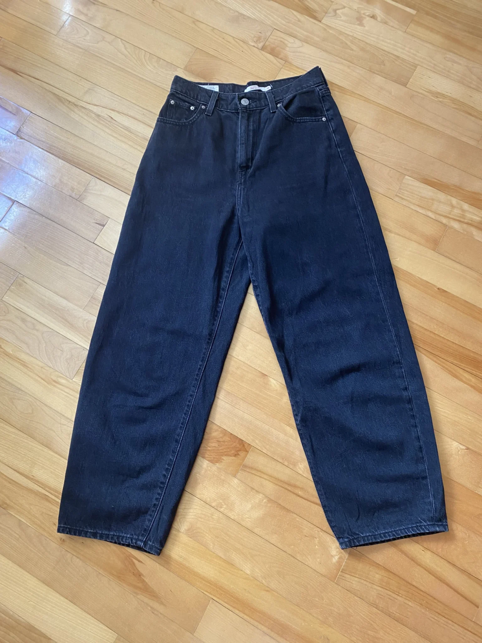 Image for Levis jambes ballons