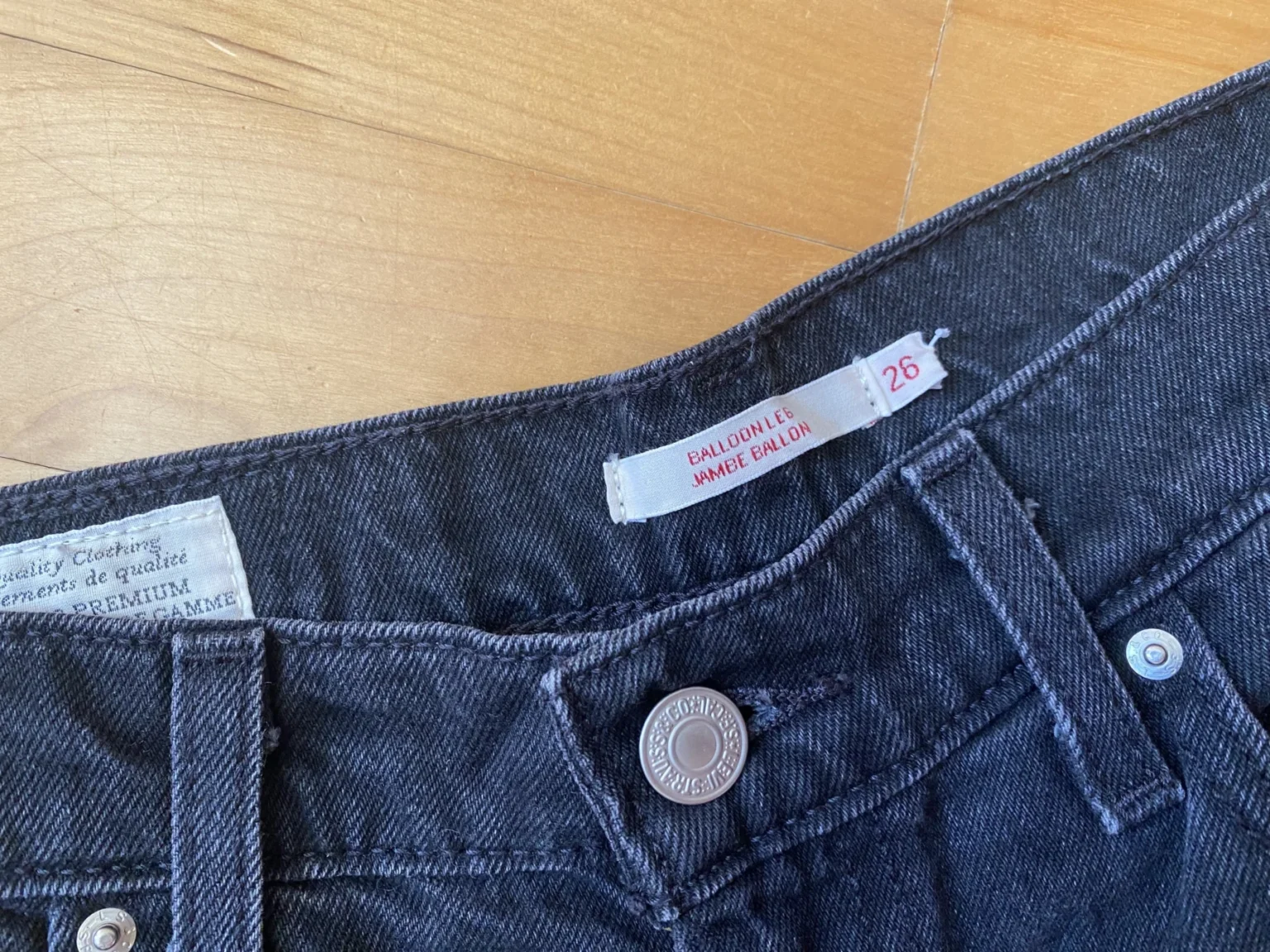 Image for Levis jambes ballons