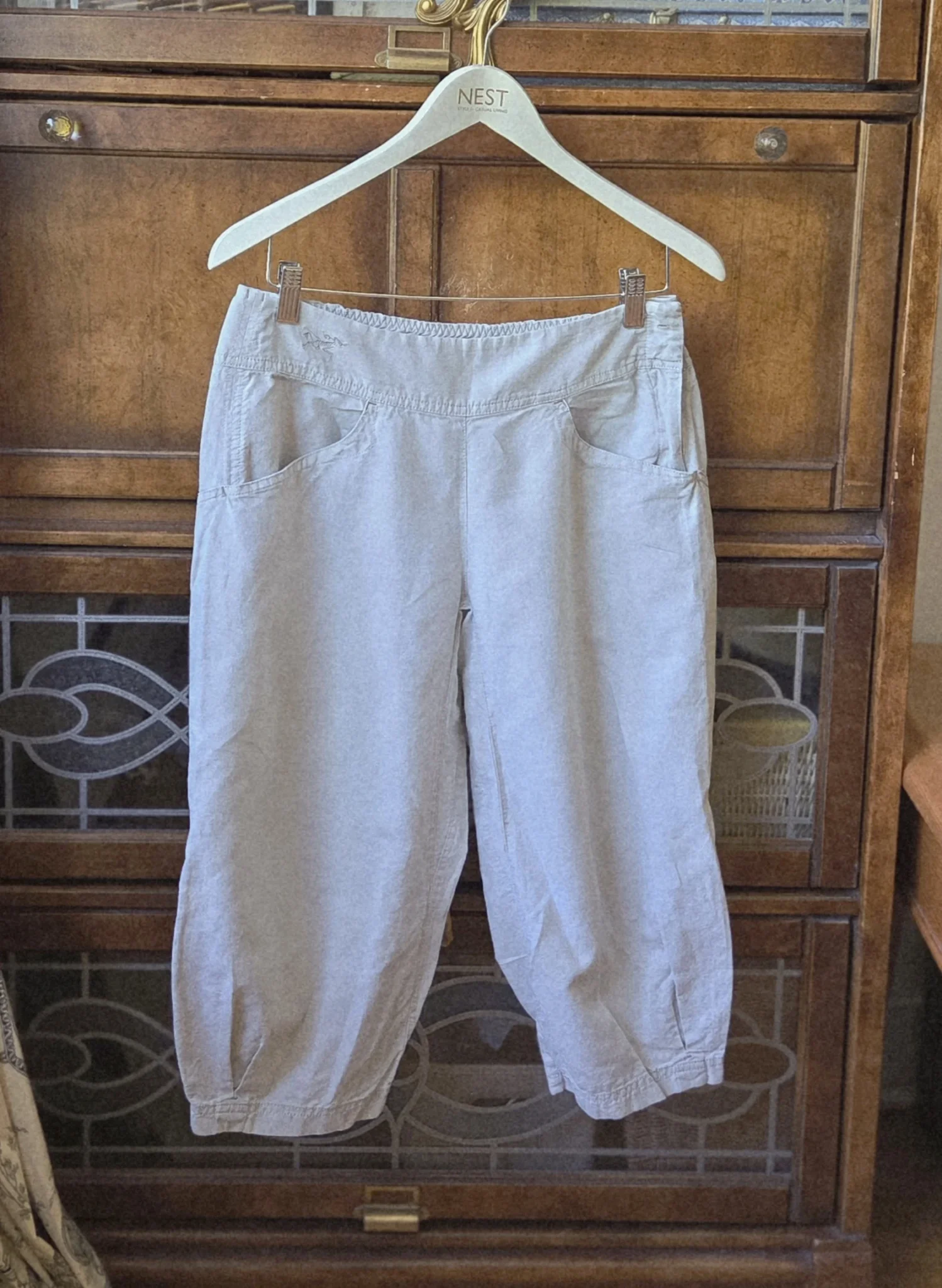 Image for Magnificent Arcteryx capri in light taupe