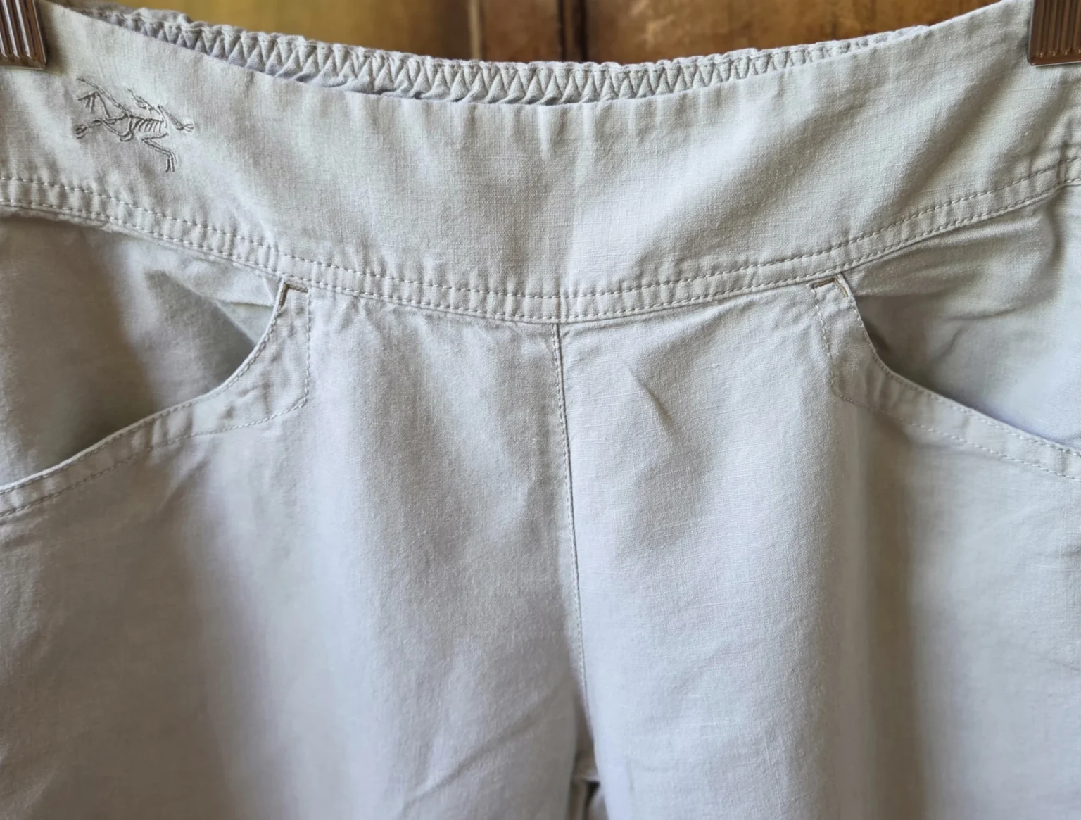 Image for Magnificent Arcteryx capri in light taupe