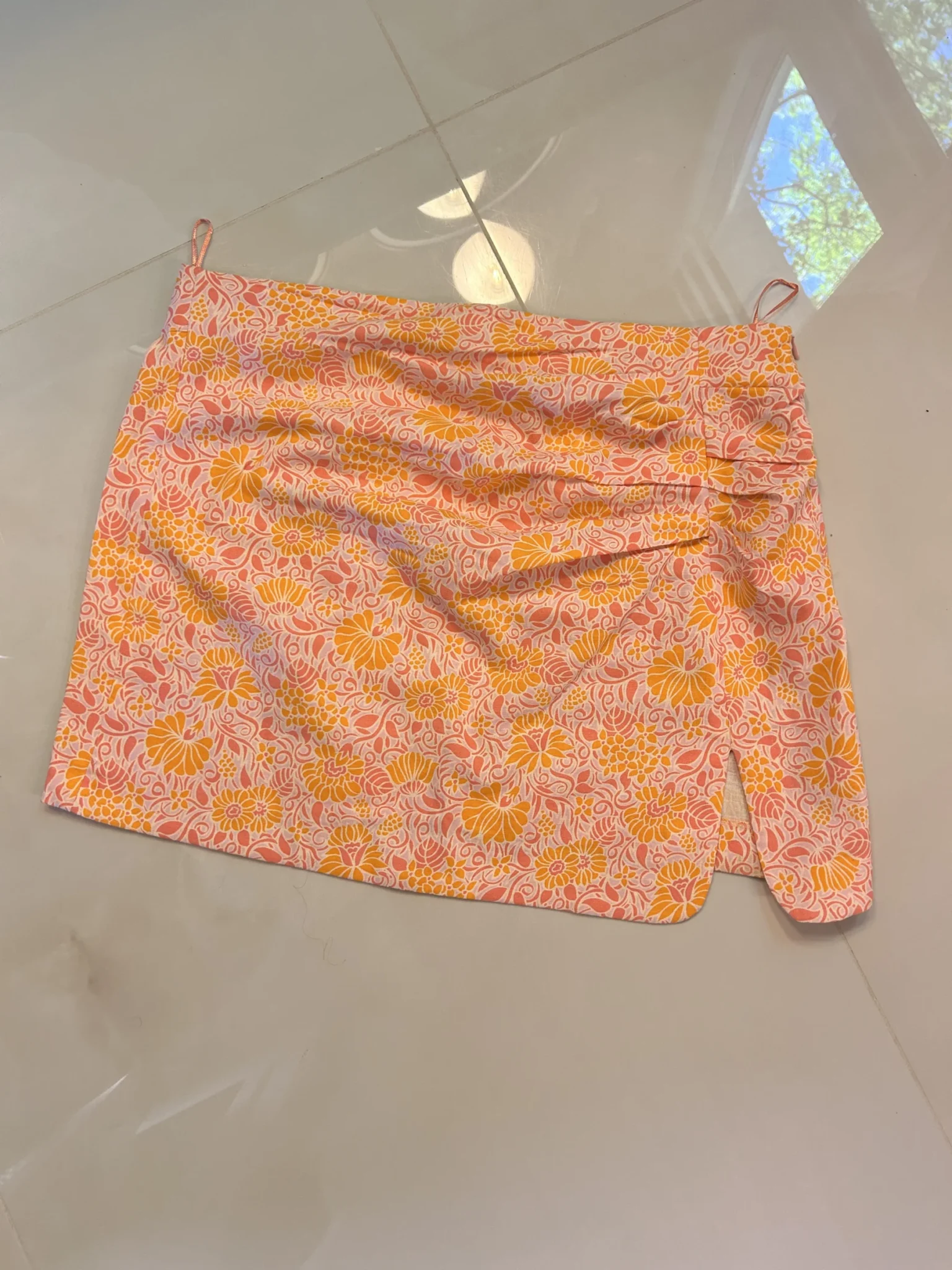 Featured image for Jupe orange avec motifs