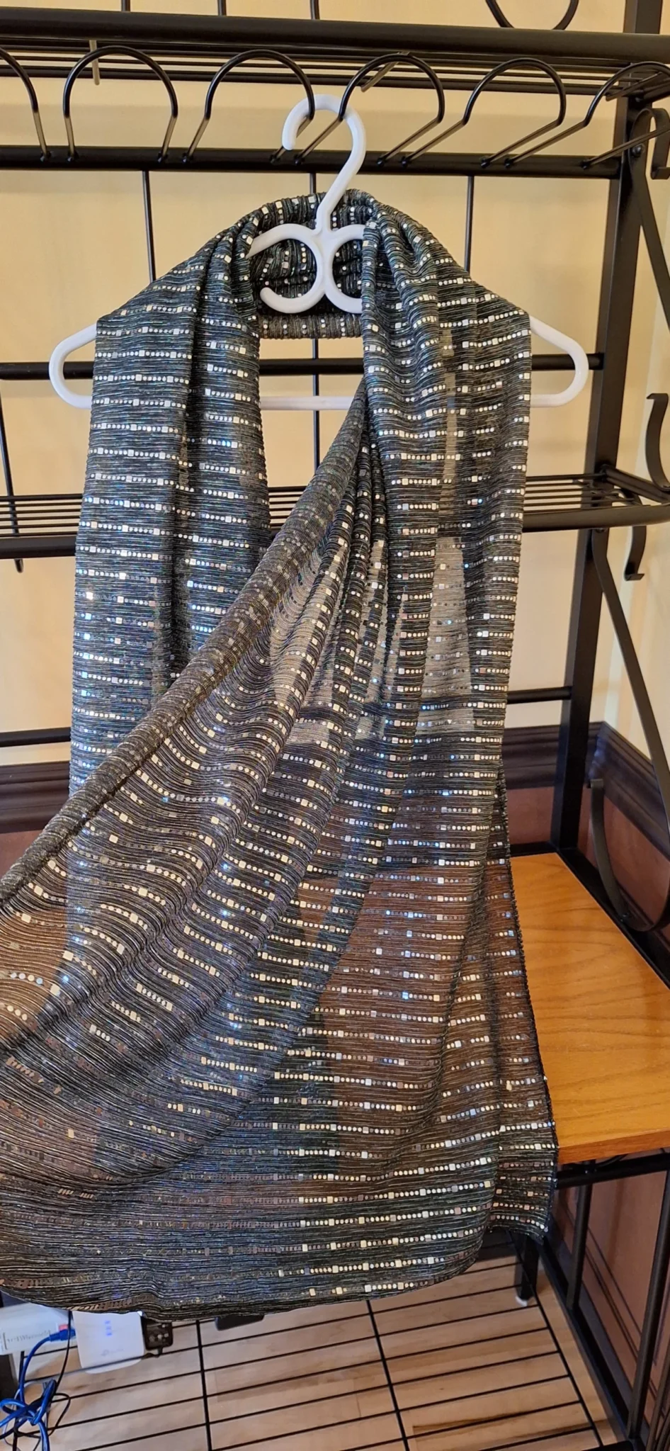 Featured image for Foulard gris argenté