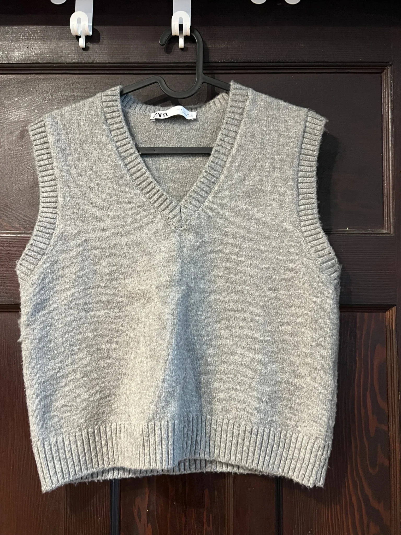 Featured image for Chandail sans manche gris Zara