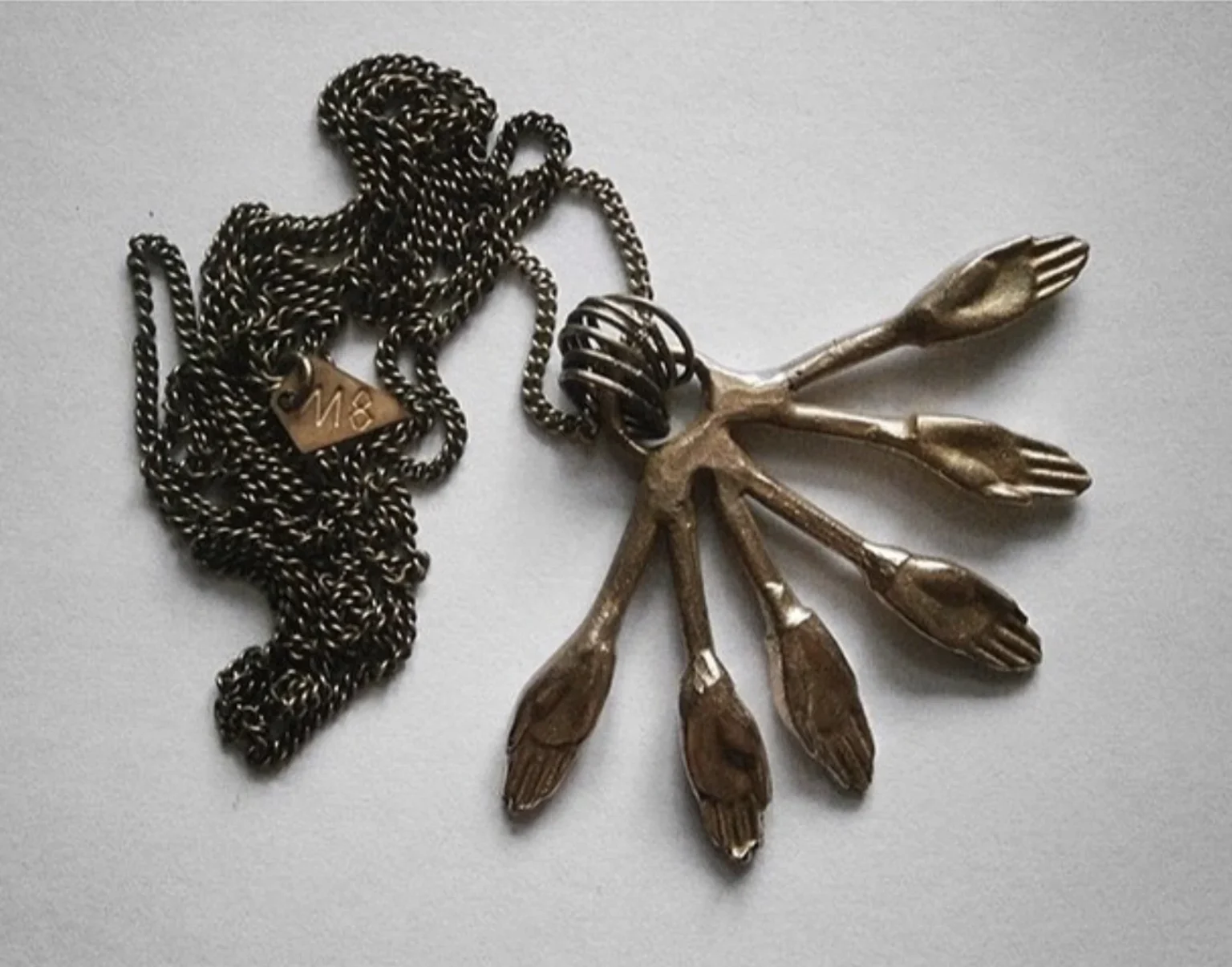 Image for Collier "mains de Jésus" en laiton de Marmo (anciennement MARMOD8)