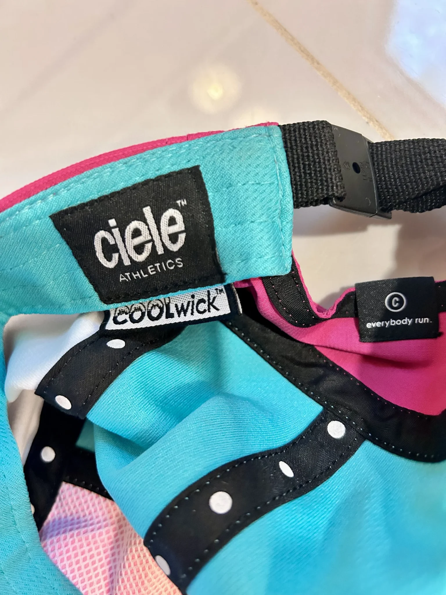 Image for Casquette sport Ciele rose et turquoise