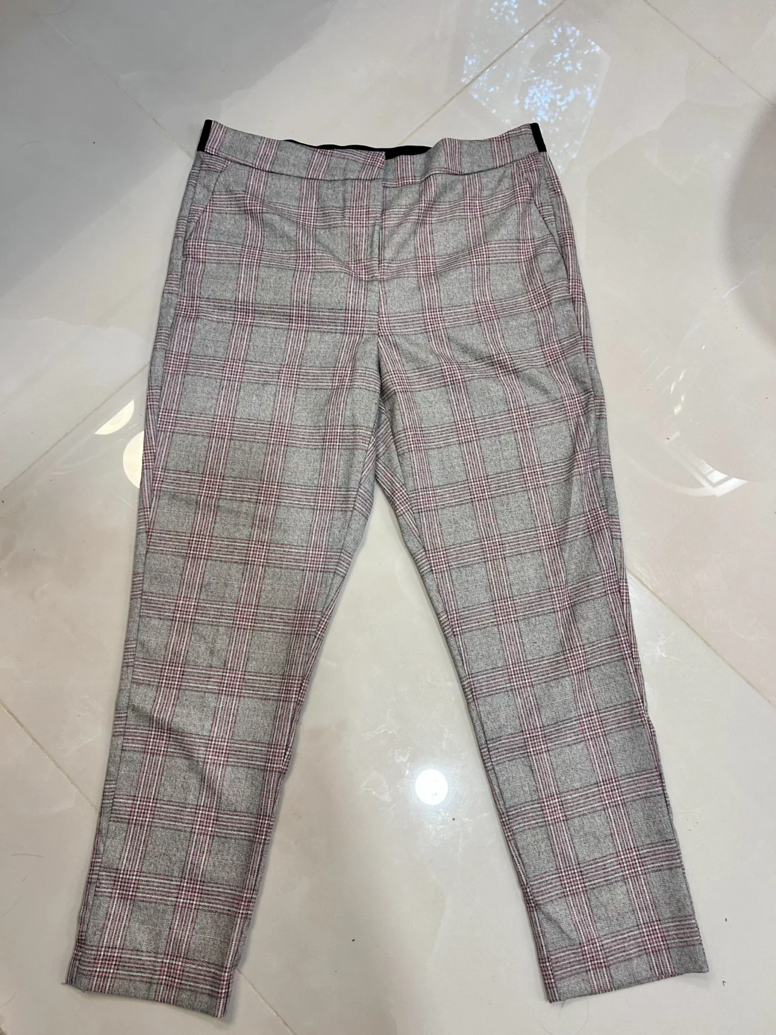 Image for Pantalon à carreau 3/4 gris et rose