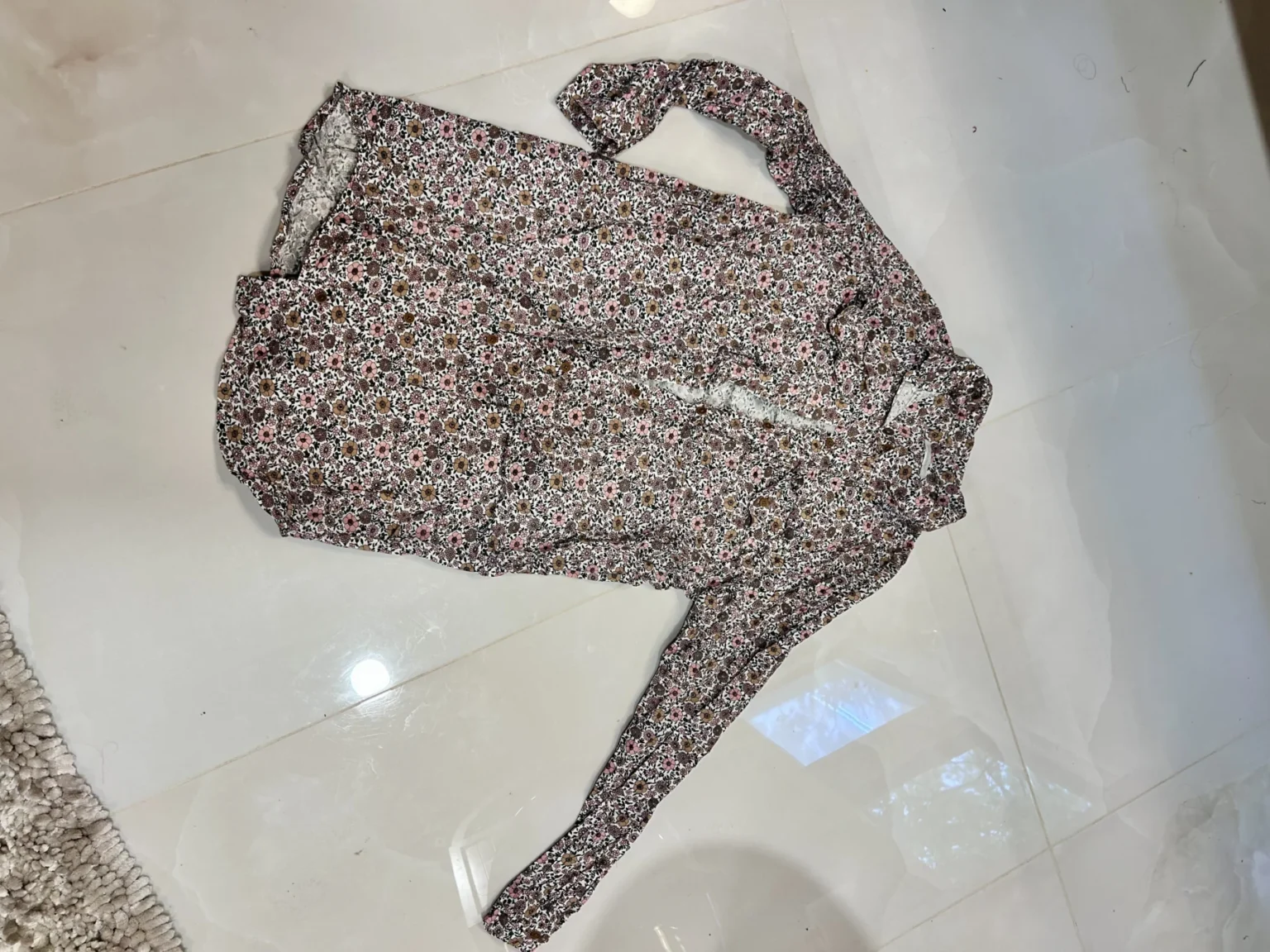 Featured image for Robe chemise fleurie de marque Outerknown