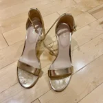 Thumbnail for Sandales talons aiguilles dorées Aldo