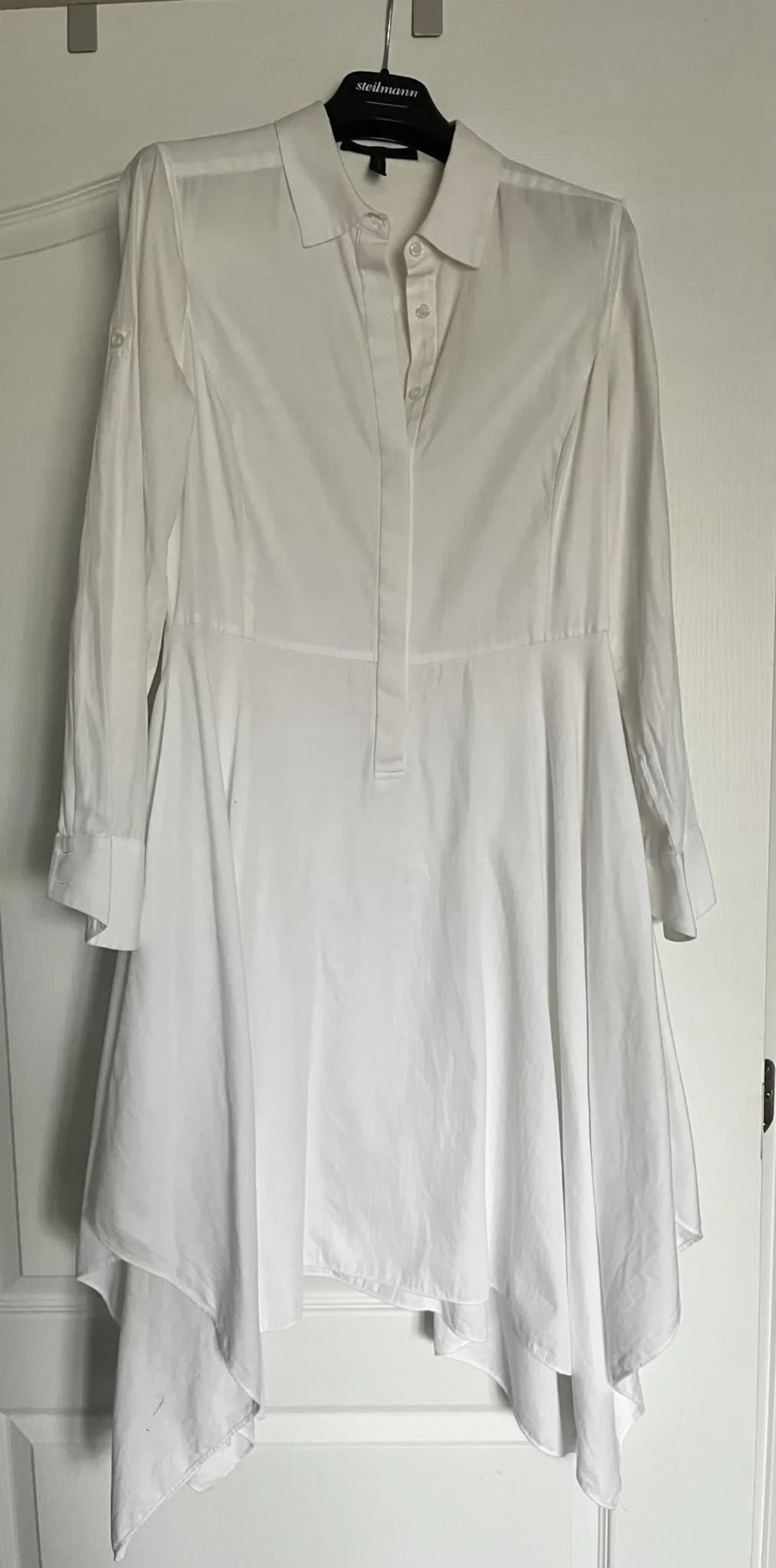 Featured image for BCBG Robe chemisier mi-longue asymétrique