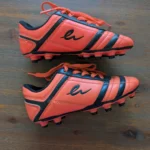 Thumbnail for Souliers de soccer