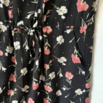 Thumbnail for Robe fleurie taille ceintrée