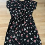 Thumbnail for Robe fleurie taille ceintrée