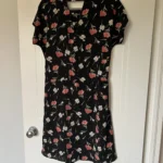 Thumbnail for Robe fleurie taille ceintrée