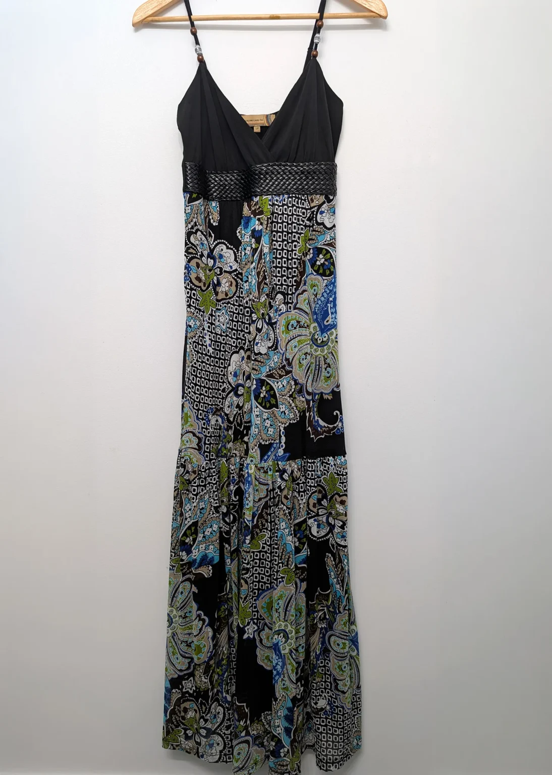 Featured image for Robe longue Anonyme sans toi