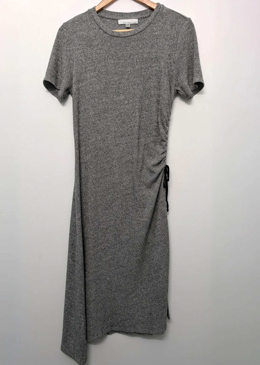 Featured image for Robe Fourteenth Place grise texturée