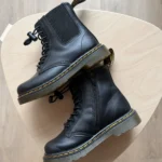 Featured thumbnail for Dr. Martens modèle 1460 Harper