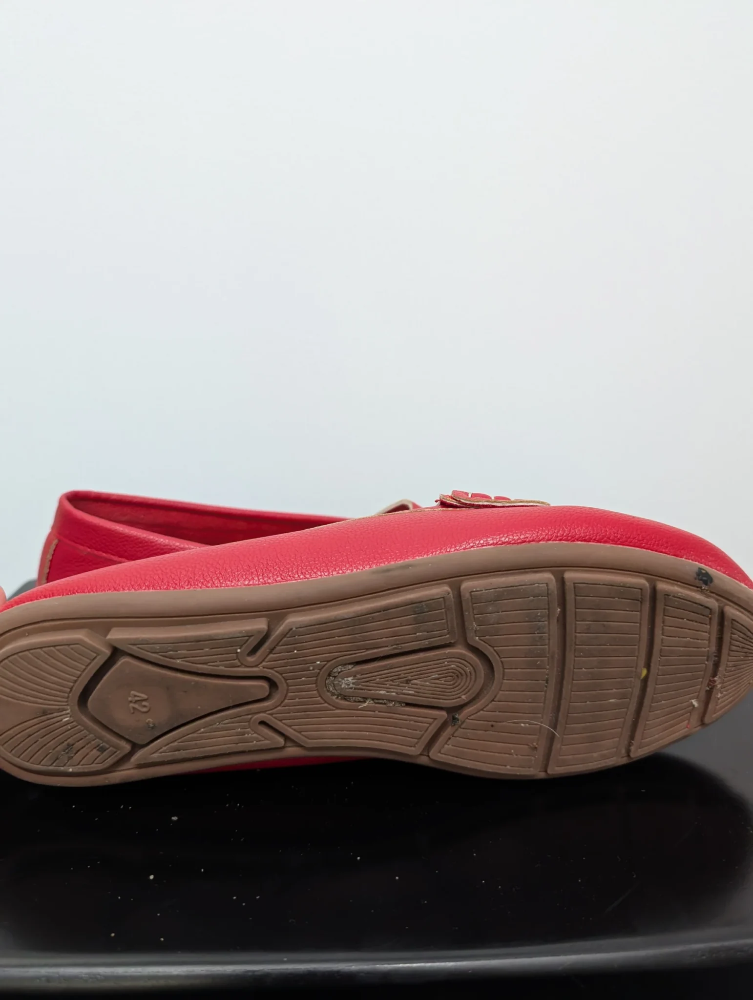 Image for Espadrilles rouges de la marque Clarks.