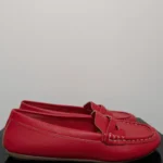 Thumbnail for Espadrilles rouges de la marque Clarks.
