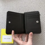 Thumbnail for Portefeuille compact Marc Jacobs